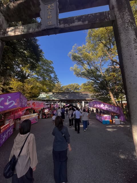 大宮神社の鳥居と屋台